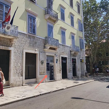 Royal Heritage In Center