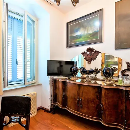 Royal Heritage In Center Appartamento *